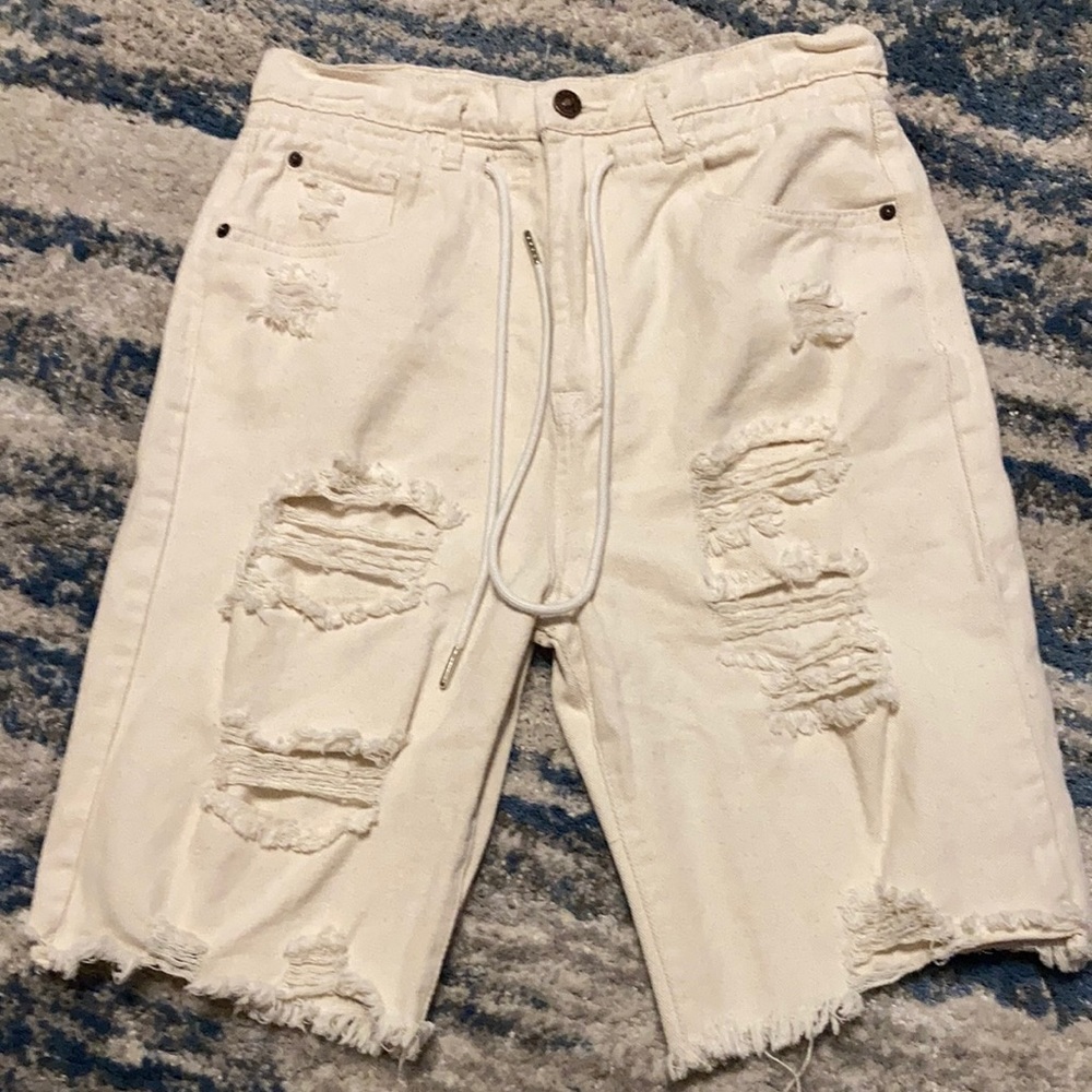 BBJ Los Angeles Distressed Shorts Size 5/27 Women’s